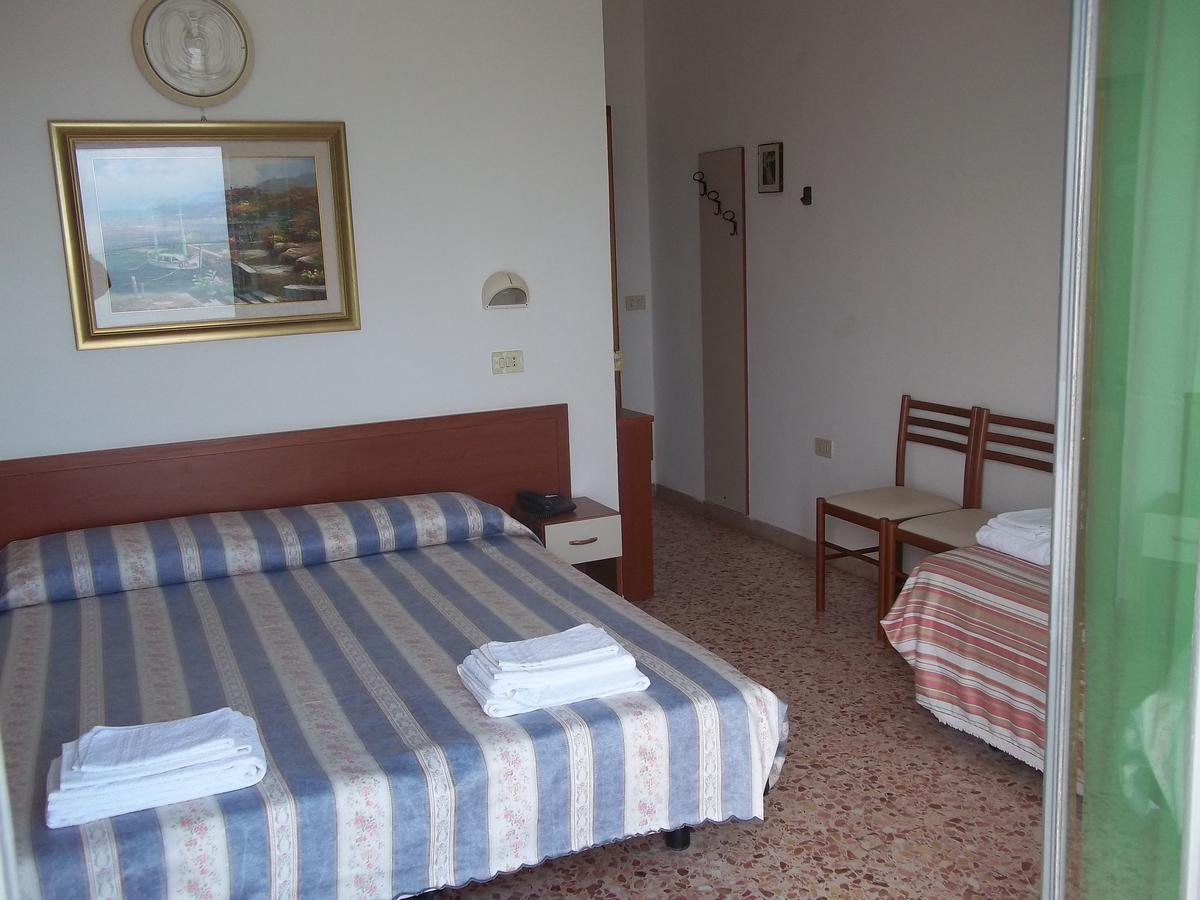 Hotel Italia 3*